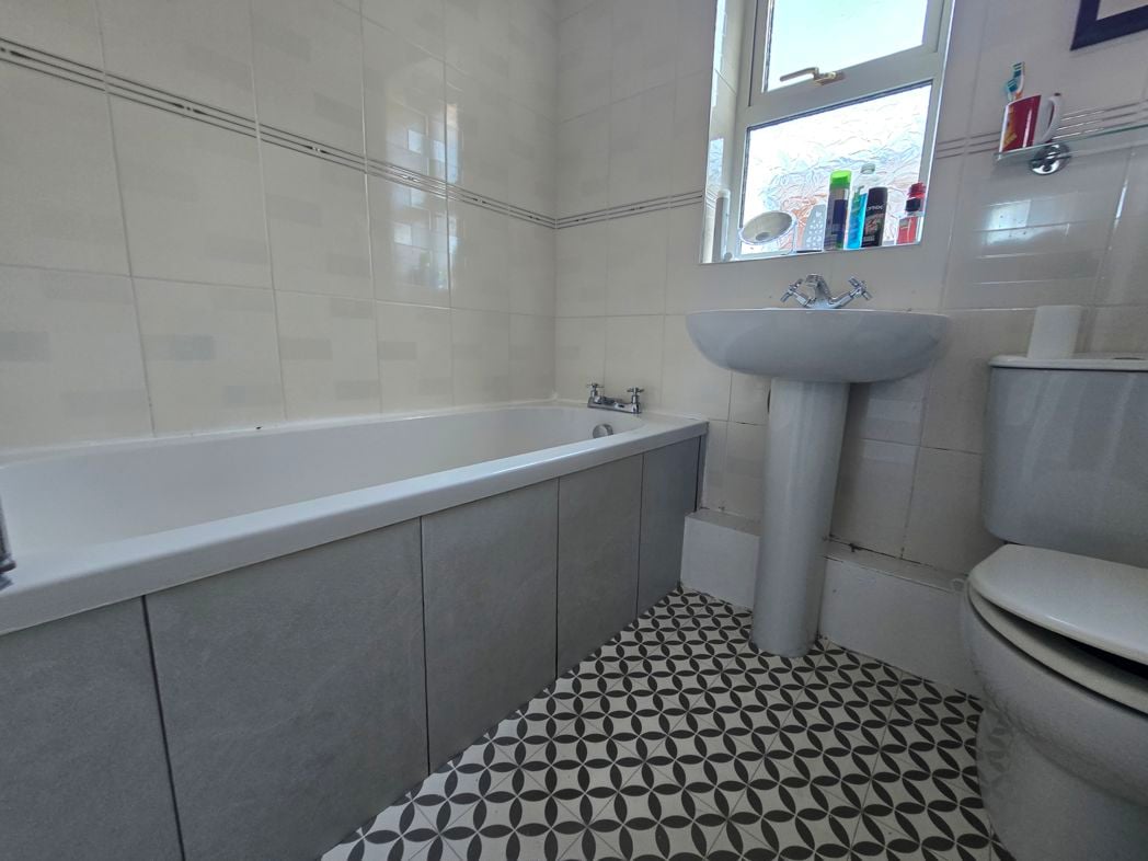 Property image 9 of 13