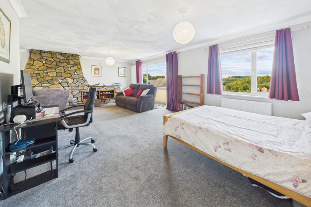 Property image 10 of 27