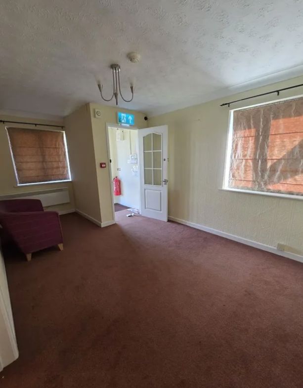 Property image 2 of 12