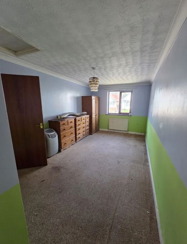 Property image 8 of 12