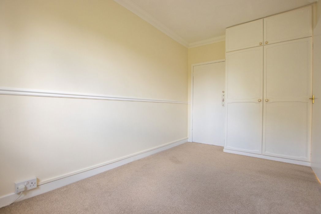 Property image 13 of 27
