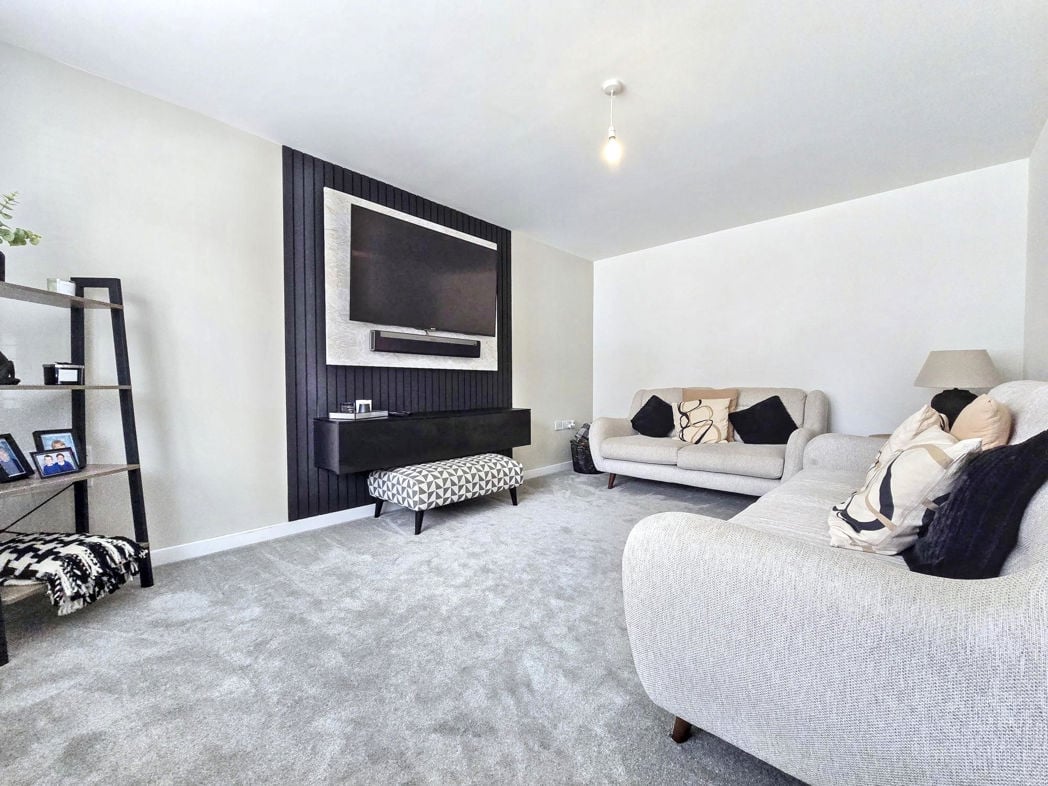 Property image 4 of 34