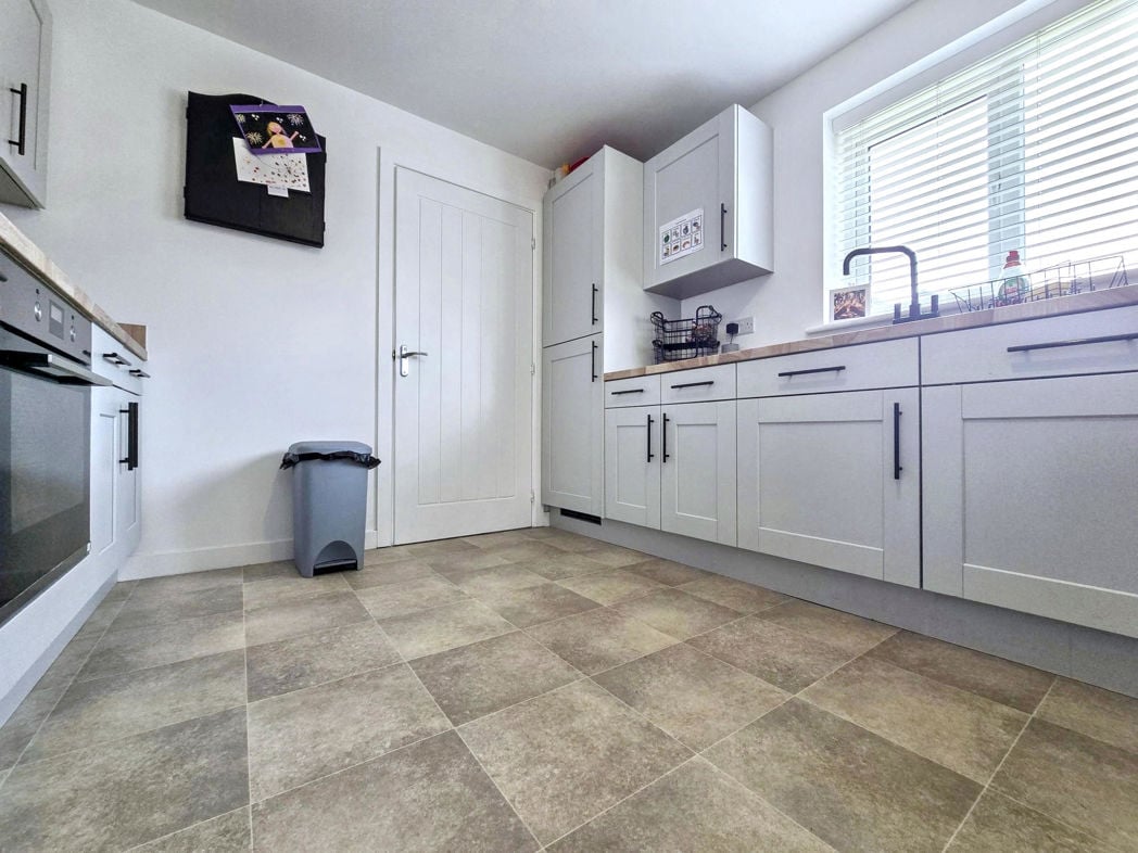 Property image 8 of 34