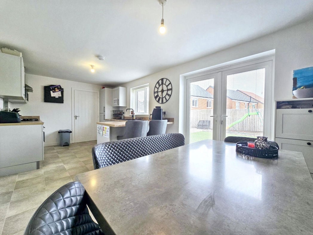 Property image 10 of 34
