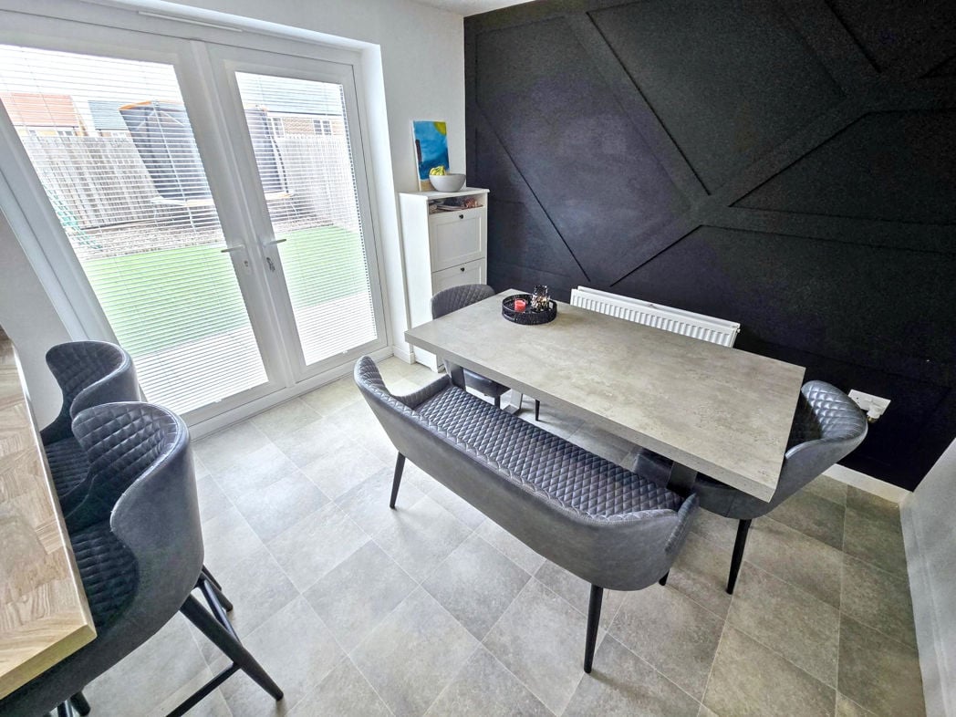 Property image 11 of 34