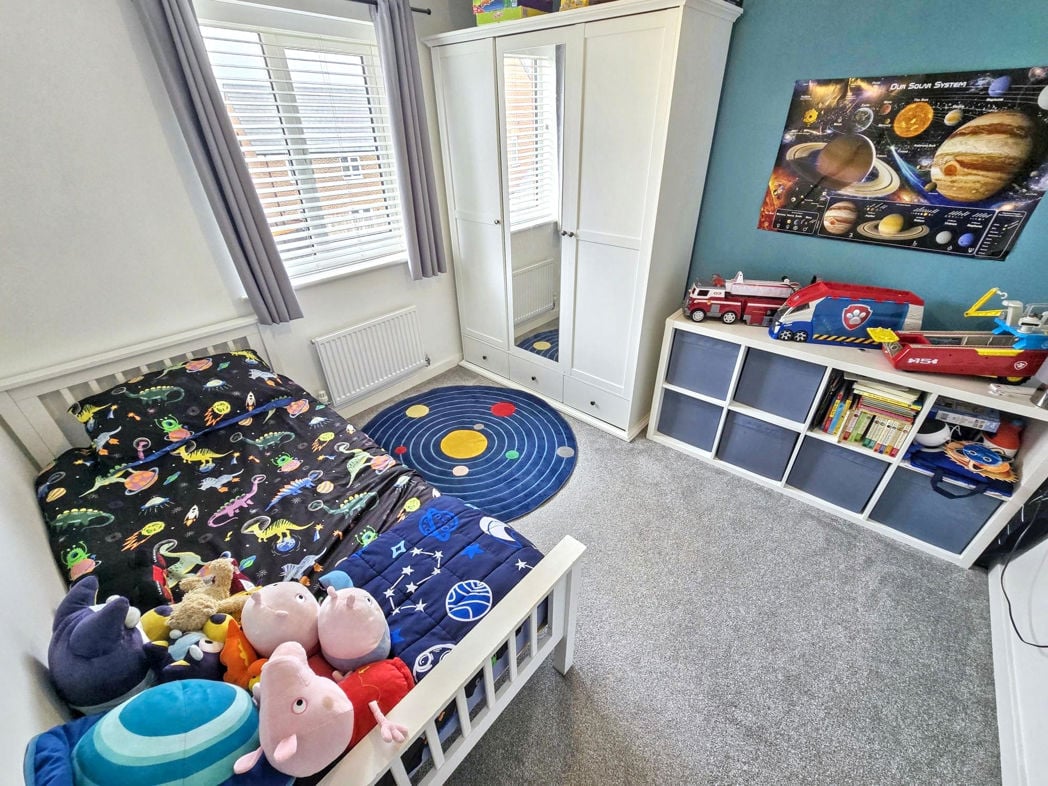 Property image 25 of 34
