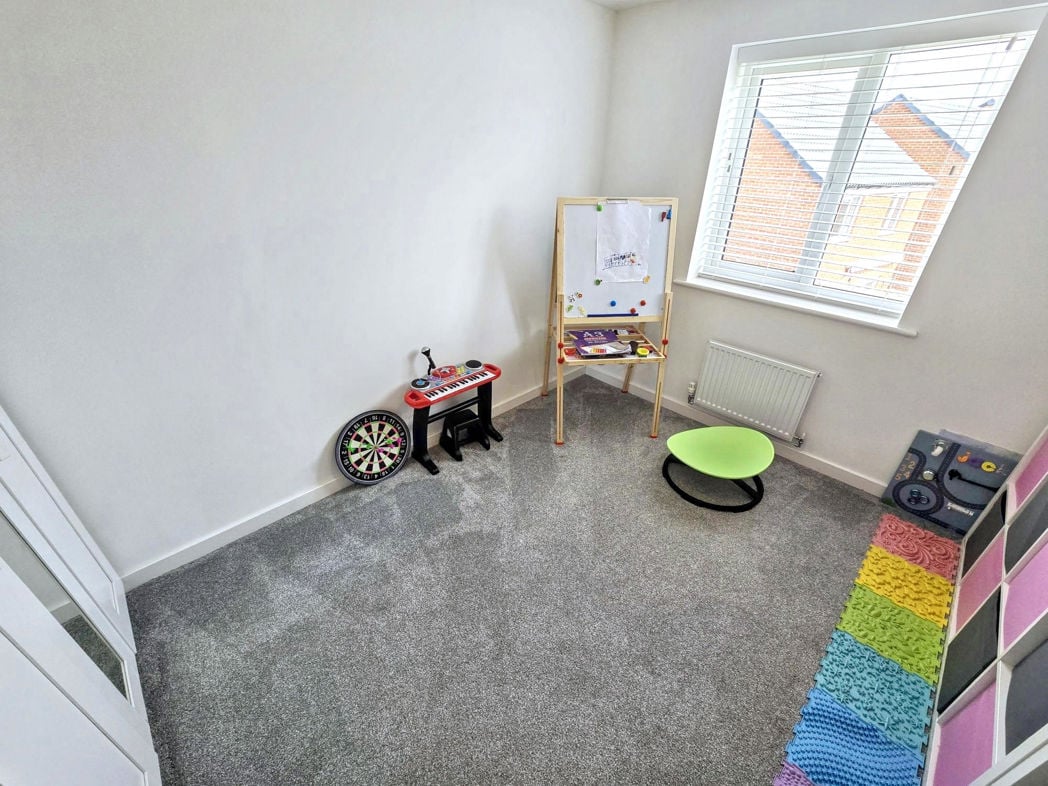 Property image 27 of 34