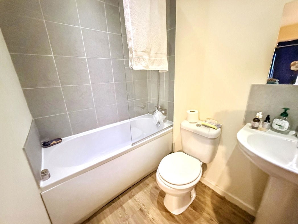 Property image 6 of 7
