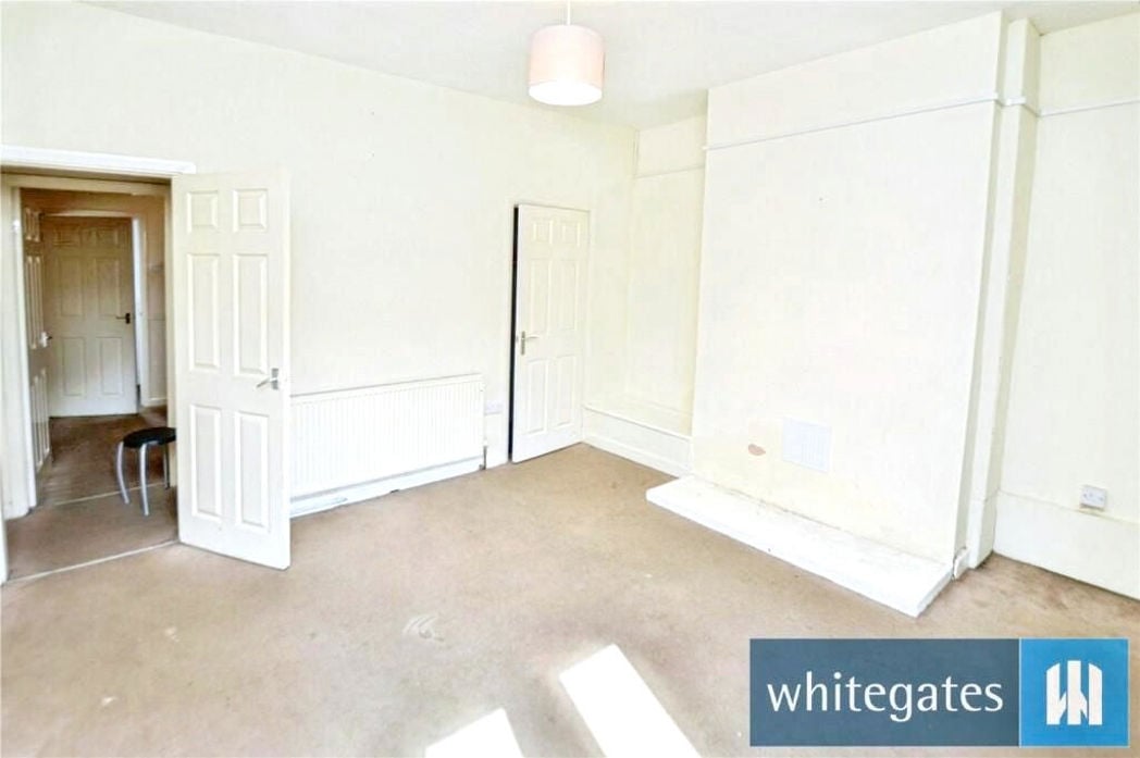 Property image 4 of 11