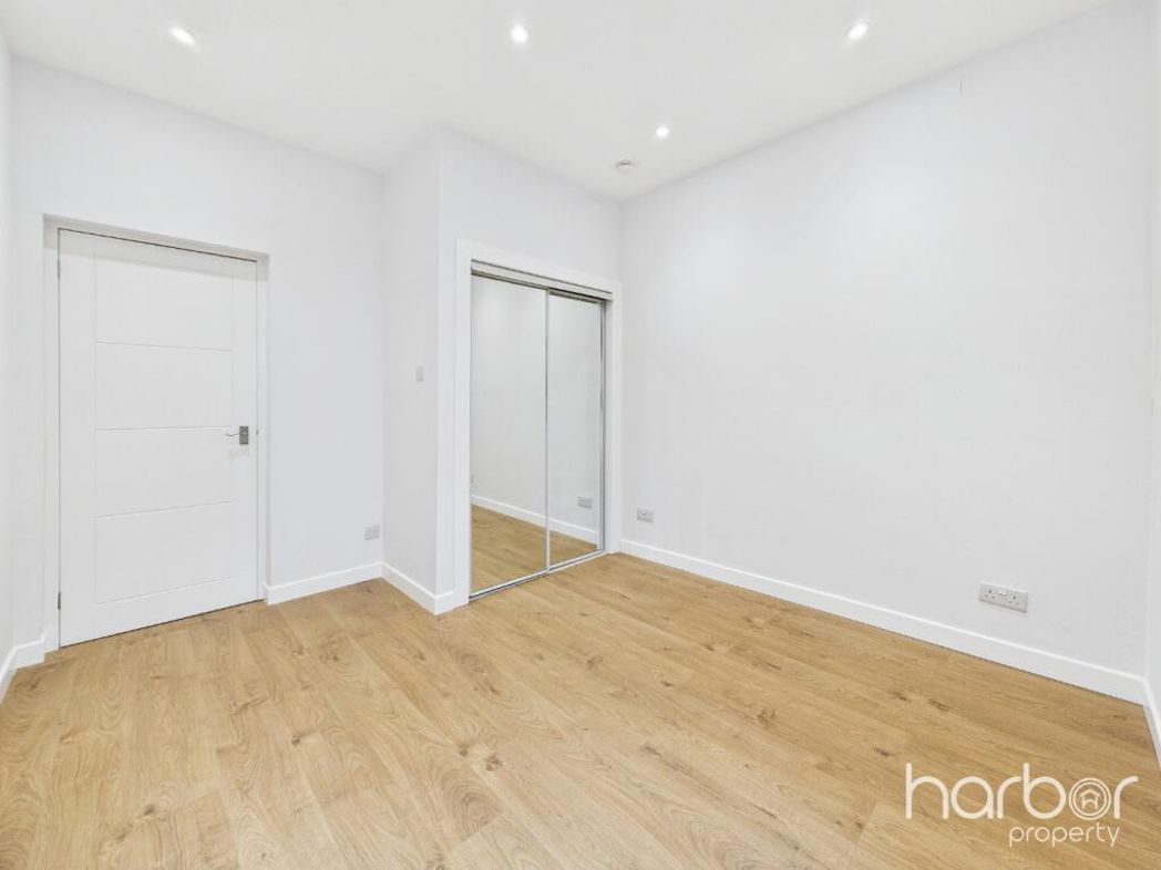 Property image 8 of 14