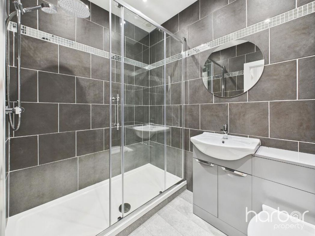 Property image 11 of 14