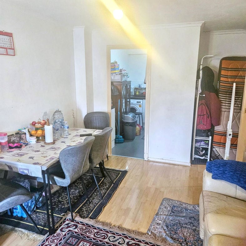 Property image 4 of 7