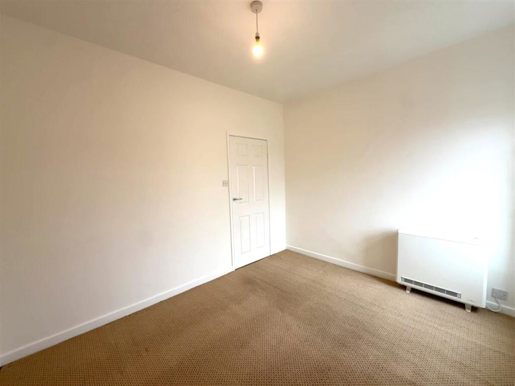 Property image 5 of 12