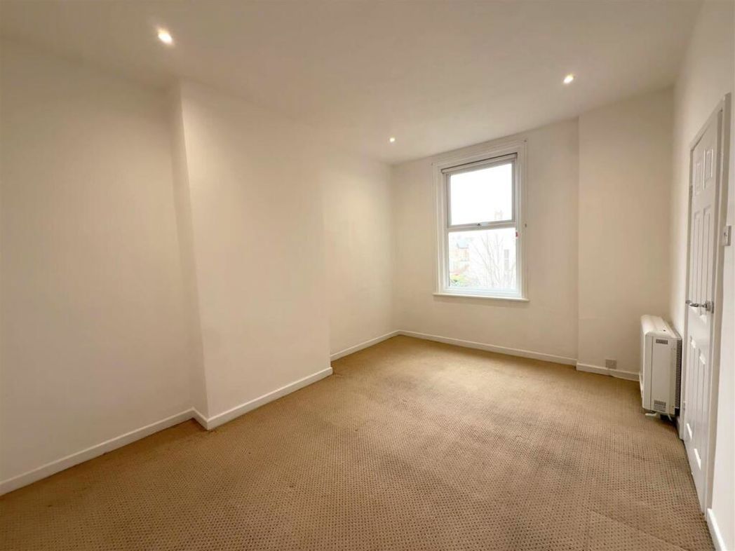 Property image 8 of 12