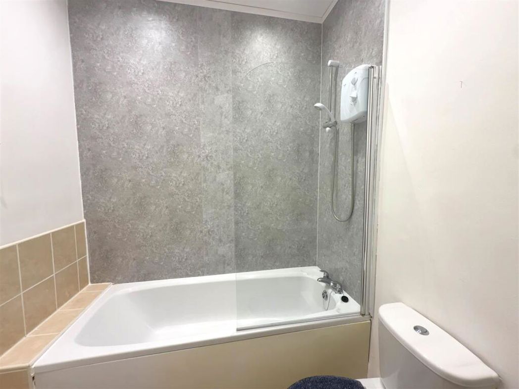 Property image 11 of 12
