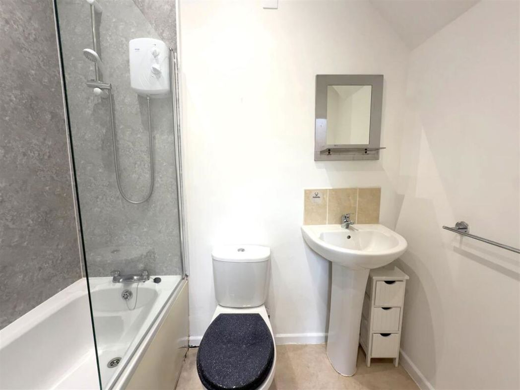 Property image 10 of 12
