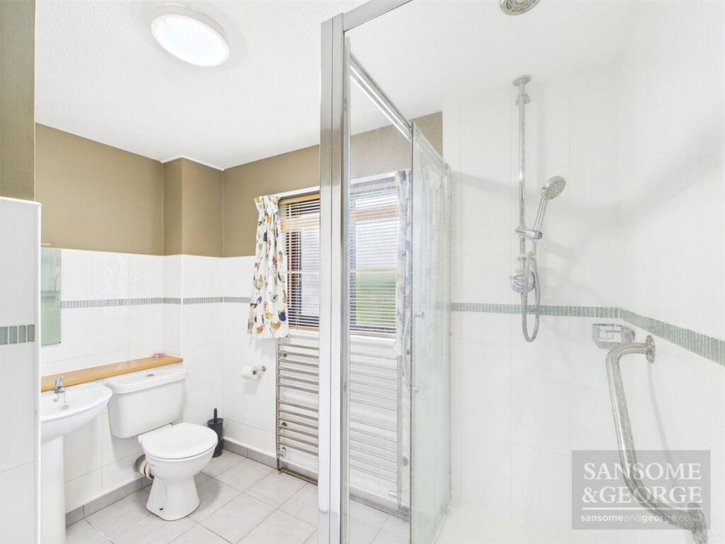 Property image 8 of 12