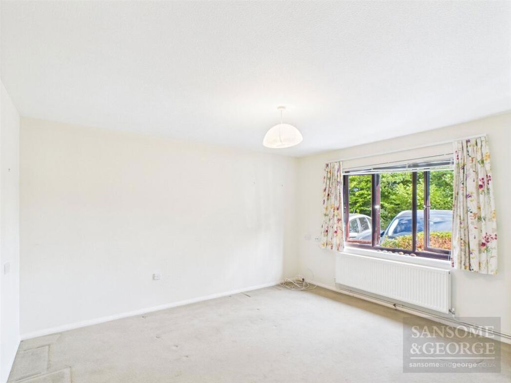 Property image 3 of 12