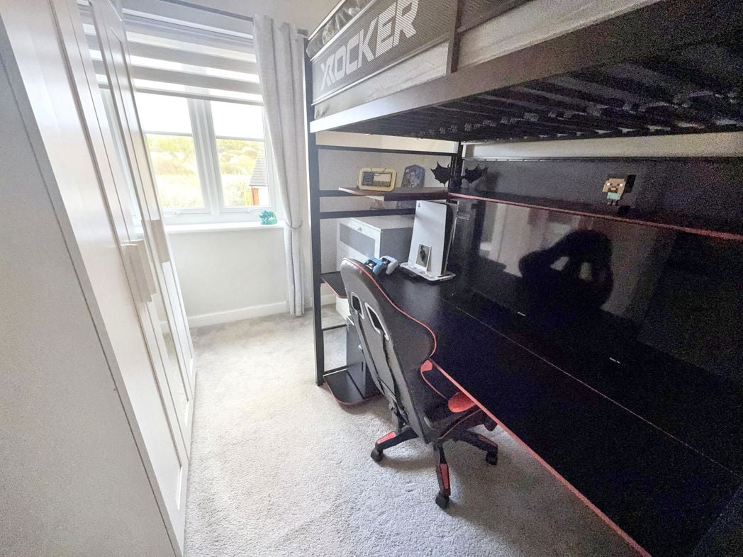 Property image 16 of 26