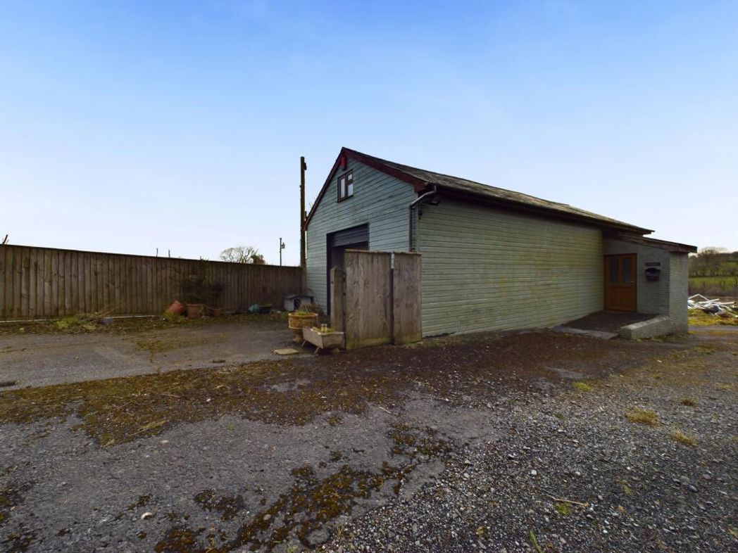 Property image 12 of 17
