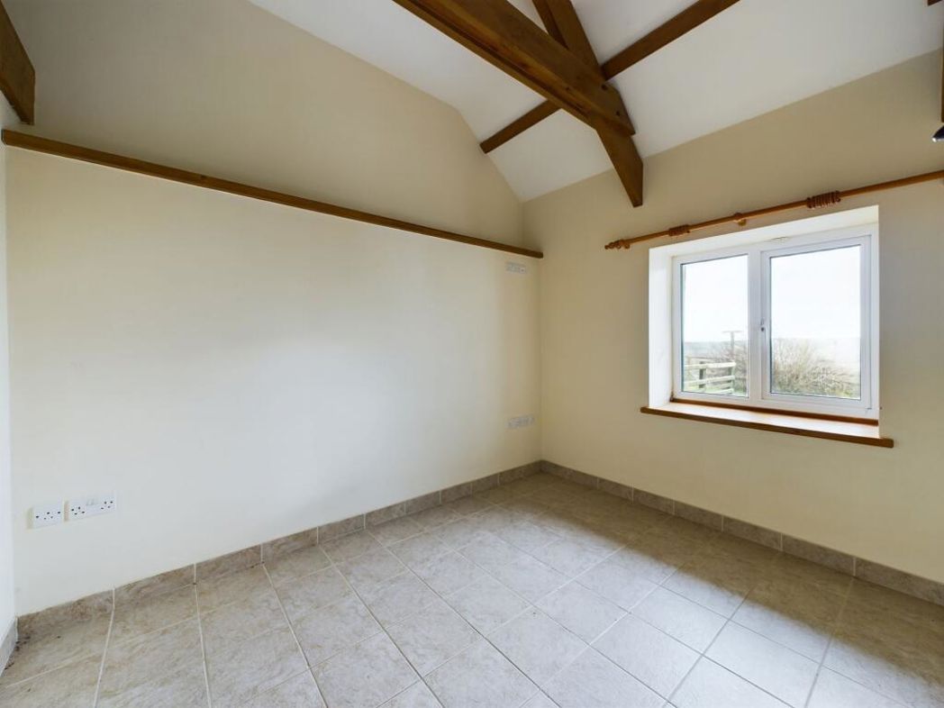 Property image 8 of 33