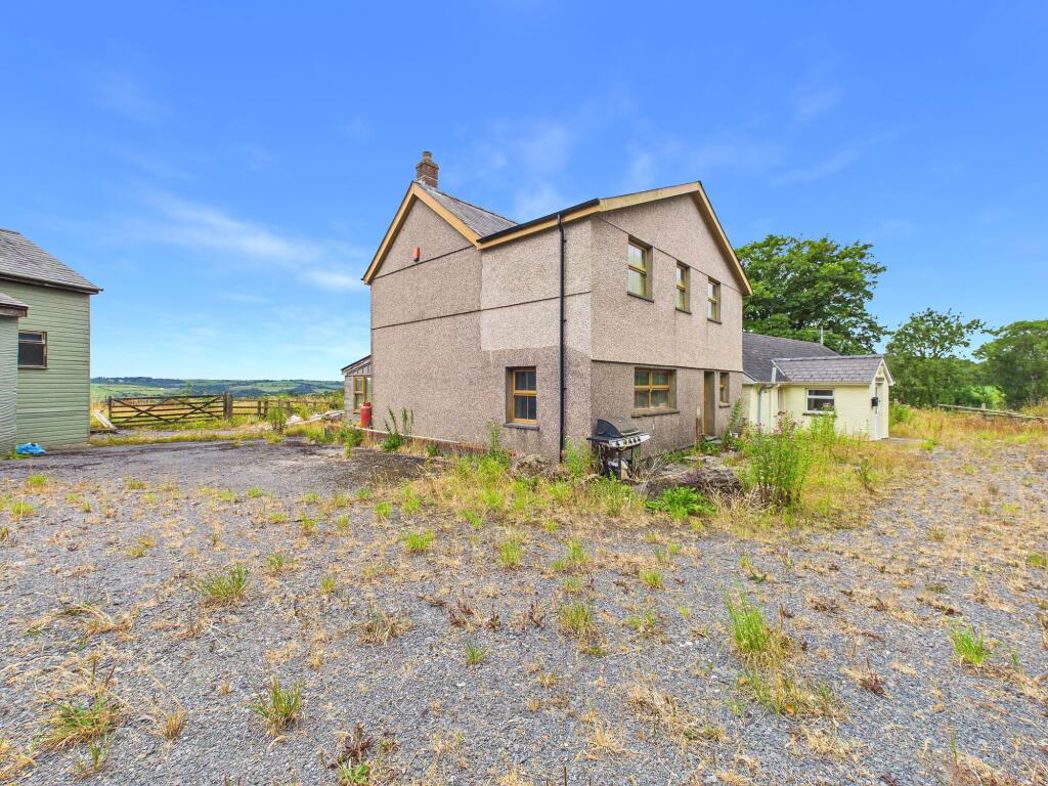 Property image 25 of 33