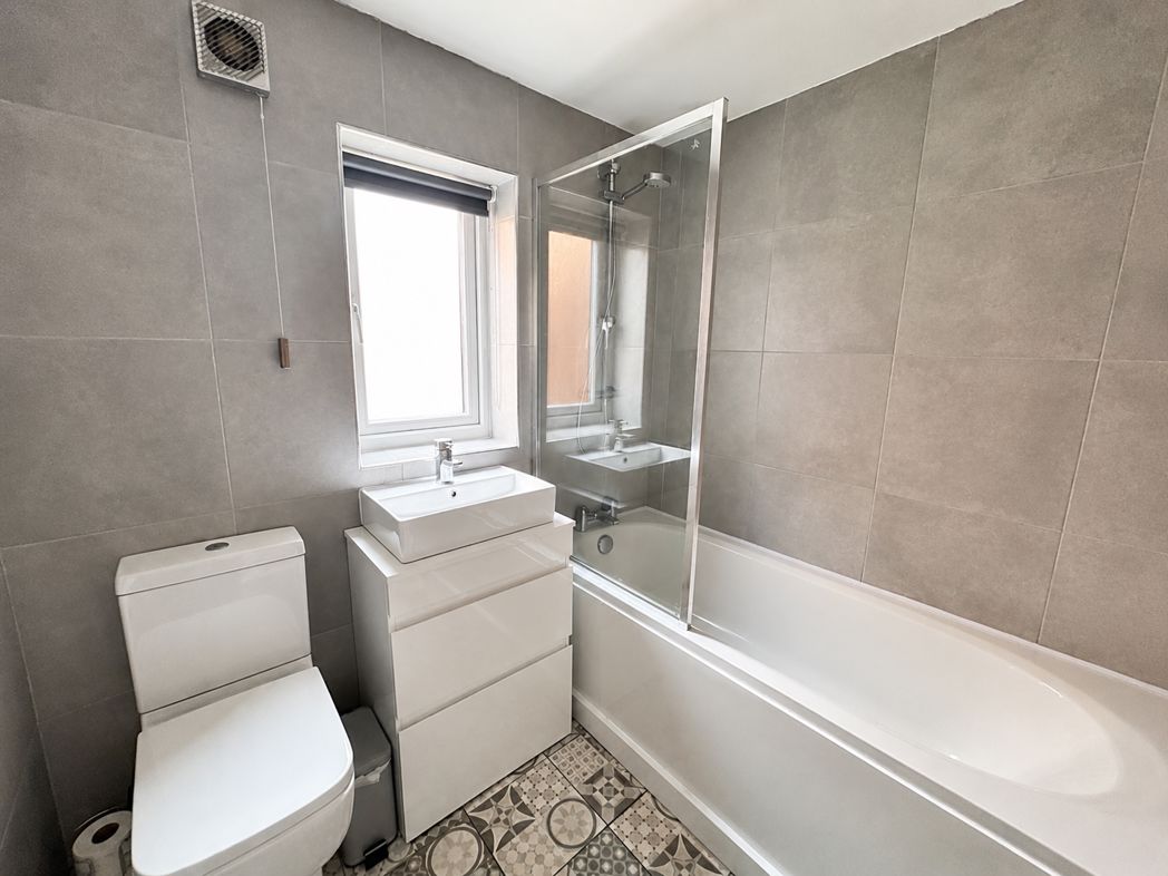Property image 8 of 9