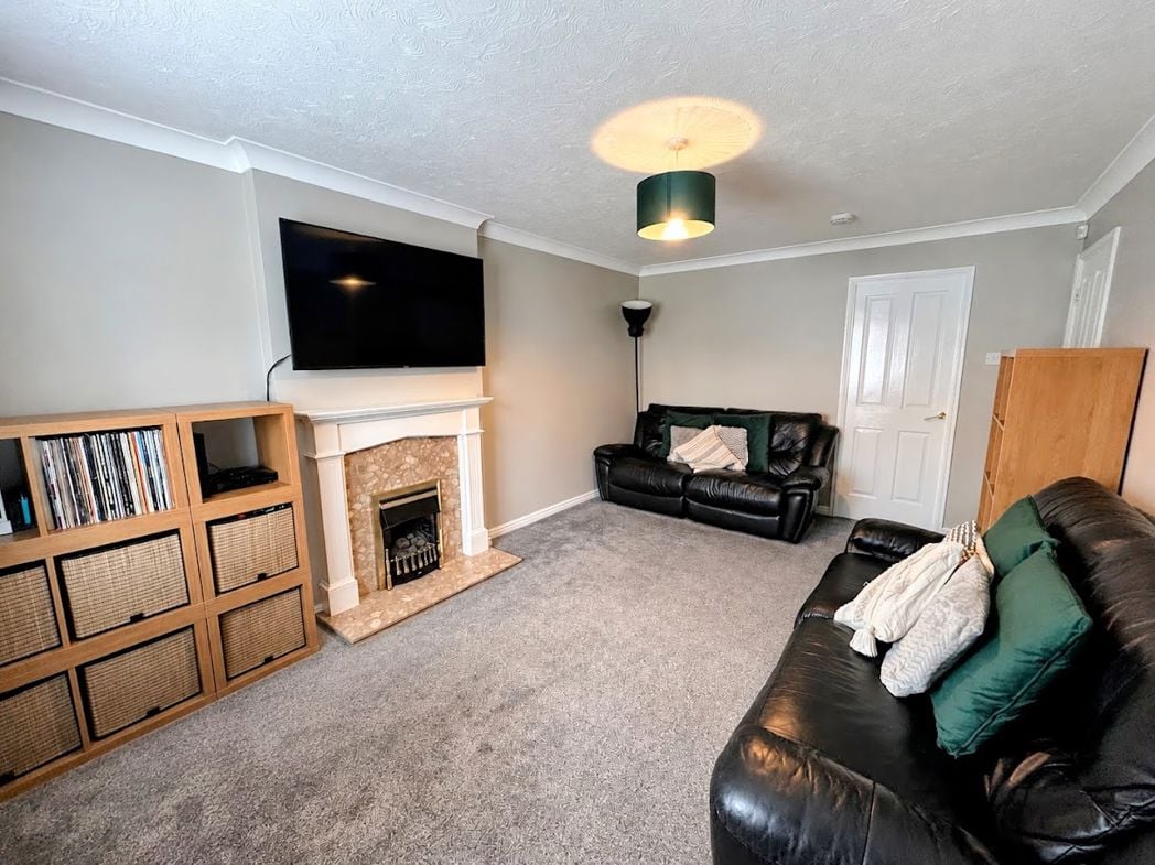 Property image 2 of 9