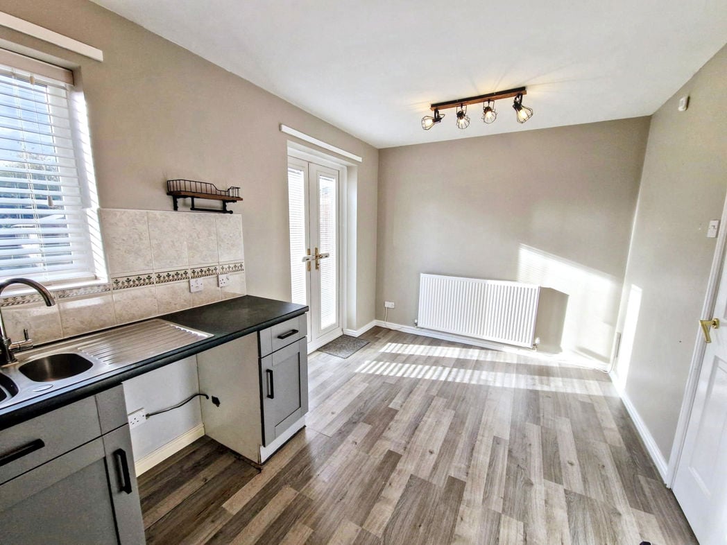 Property image 5 of 11