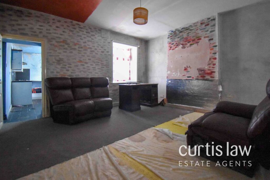 Property image 4 of 12
