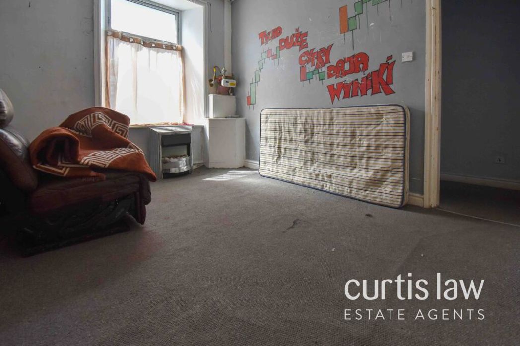 Property image 2 of 12