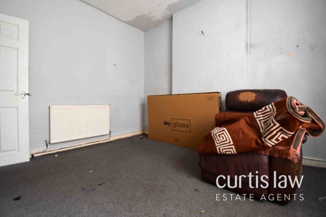 Property image 3 of 12