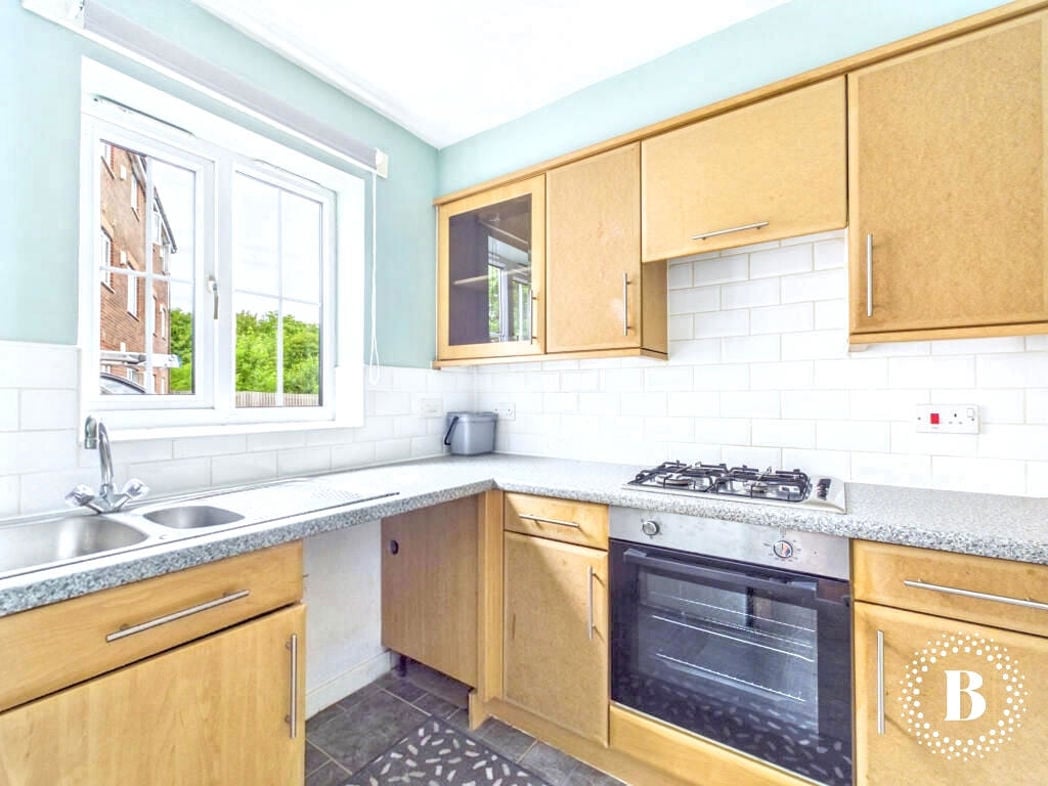 Property image 2 of 9
