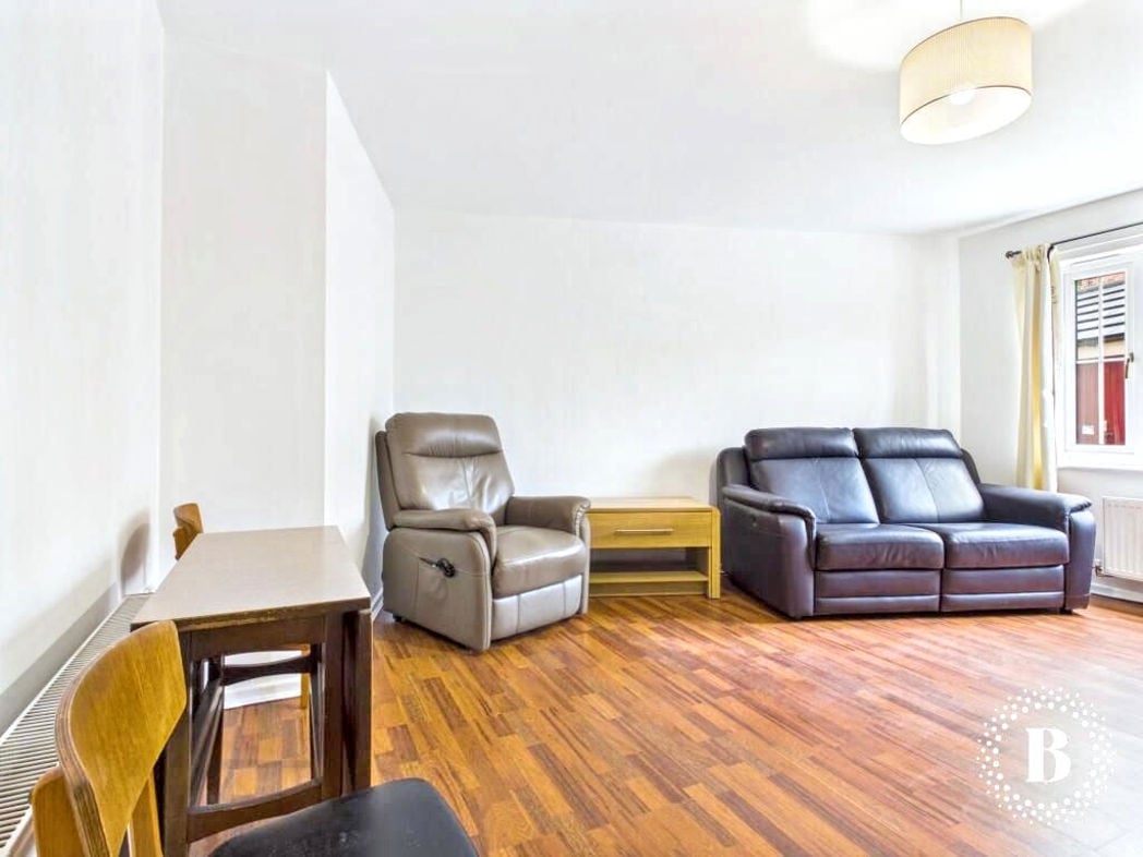 Property image 3 of 9