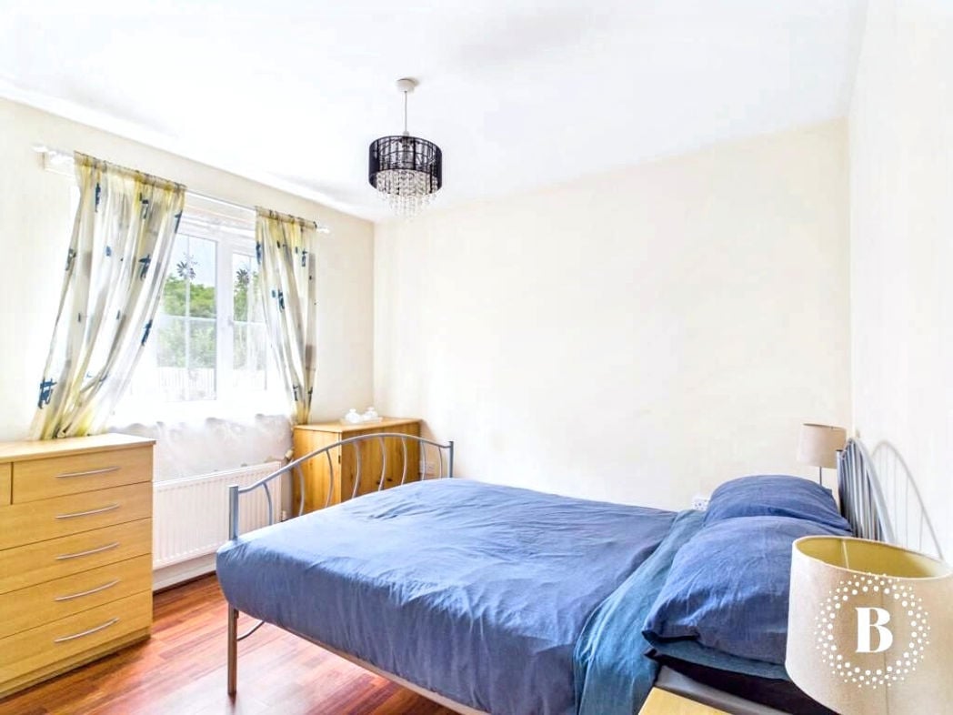 Property image 7 of 9