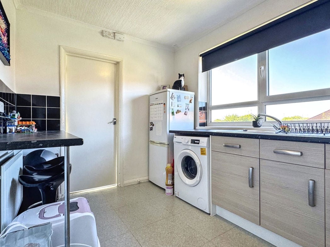 Property image 8 of 16