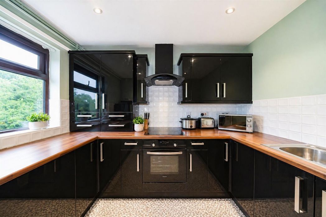 Property image 3 of 11