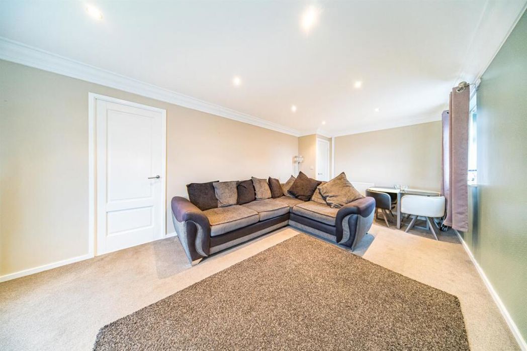 Property image 6 of 11