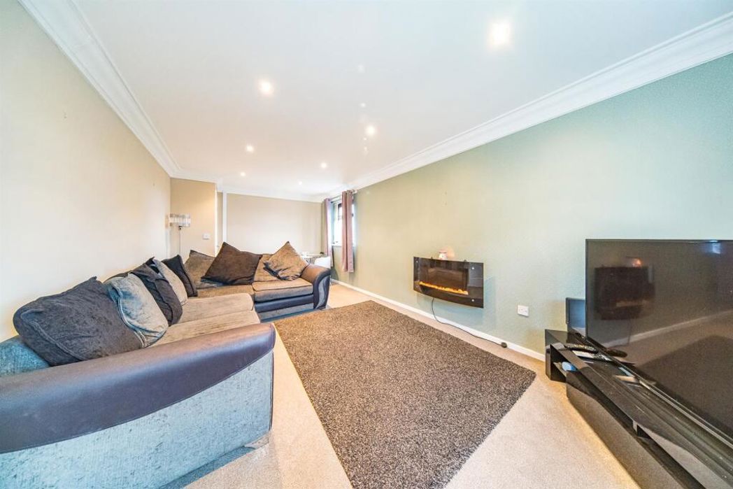 Property image 5 of 11