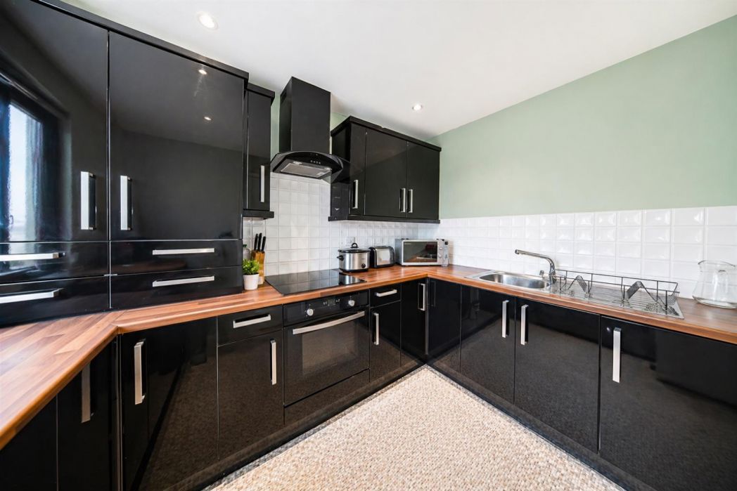 Property image 2 of 11