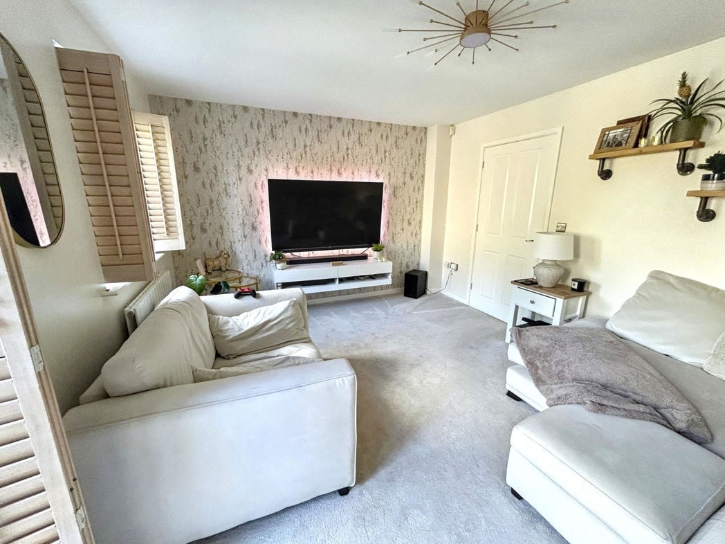Property image 2 of 20
