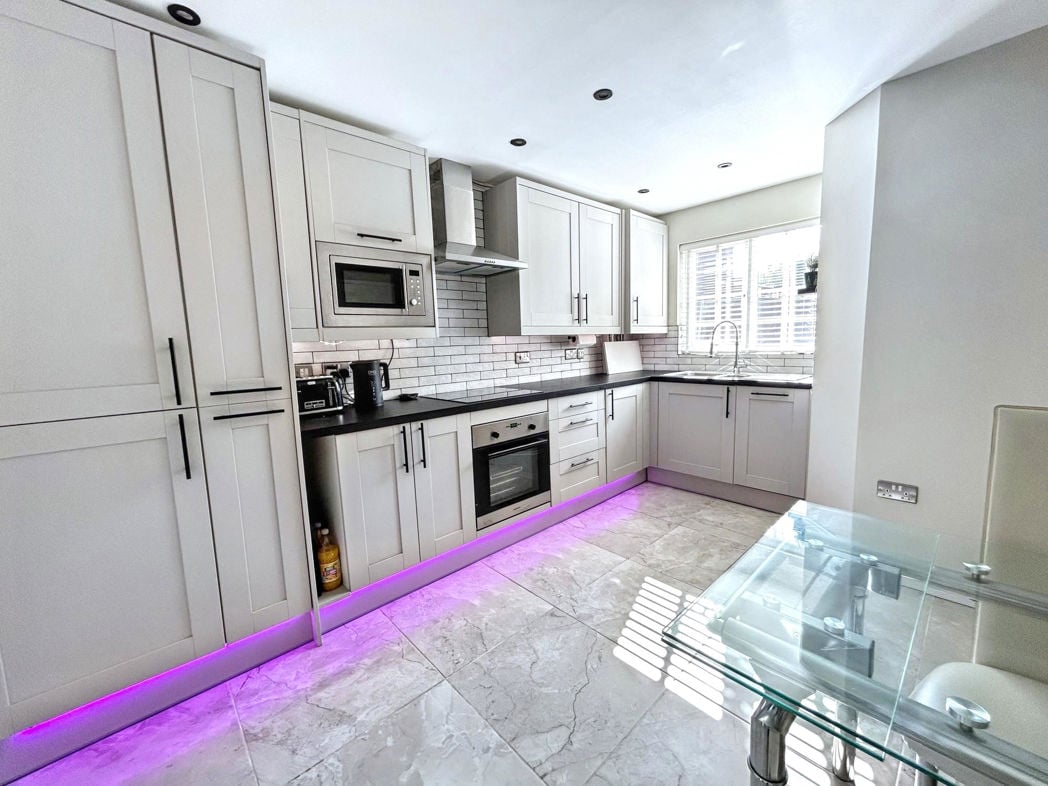 Property image 8 of 20