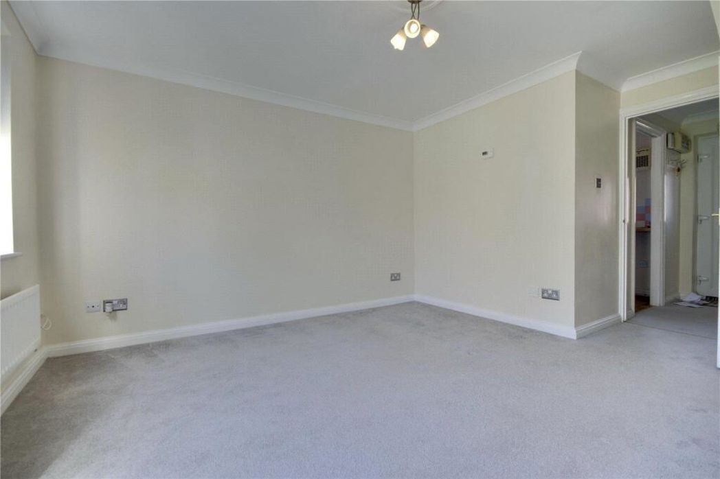 Property image 9 of 12
