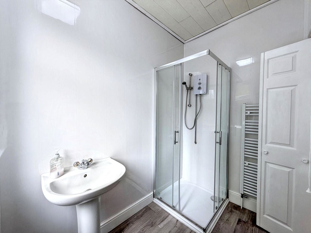 Property image 6 of 8
