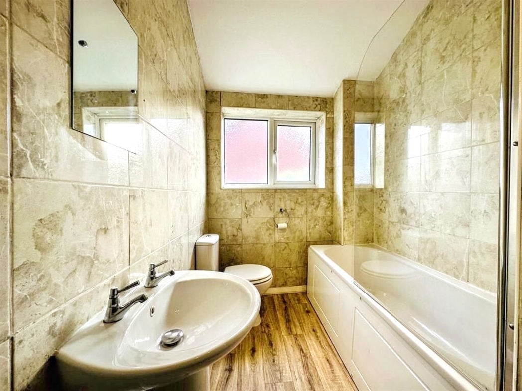 Property image 3 of 11