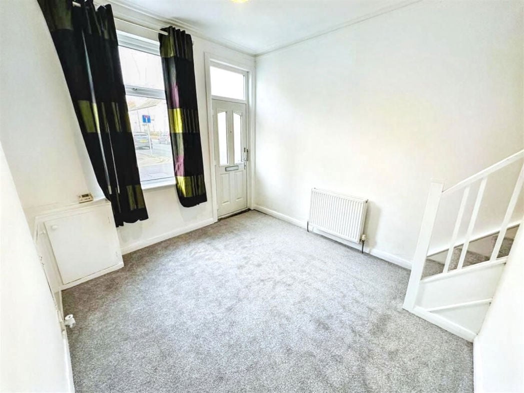 Property image 5 of 11