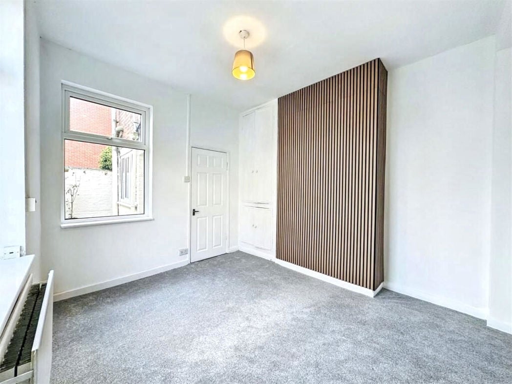 Property image 6 of 11