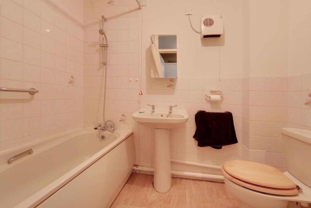 Property image 34 of 36