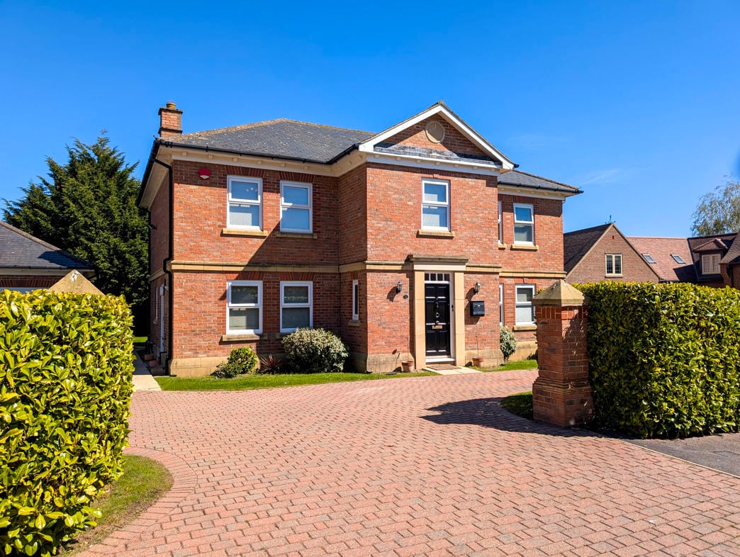 Property image 1 of 21