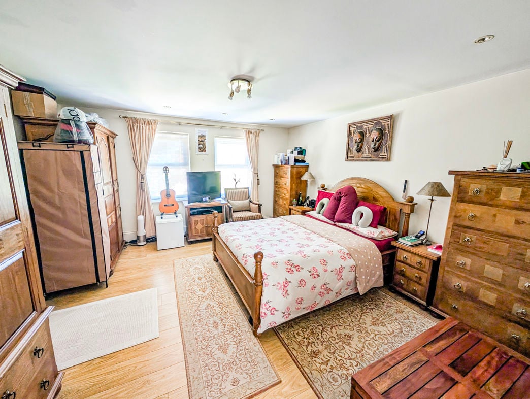 Property image 9 of 21